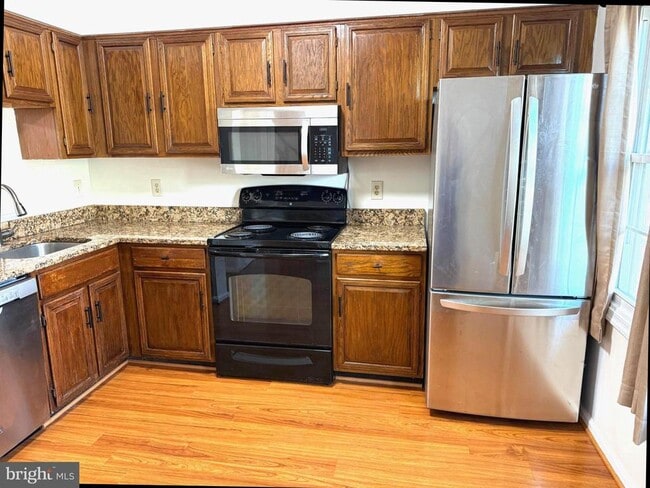 Photo - 338 Nansemond St SE