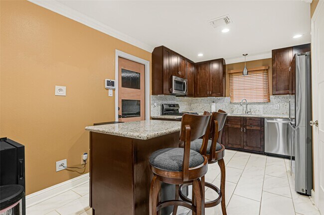 Photo - 1807 Strongs Ct