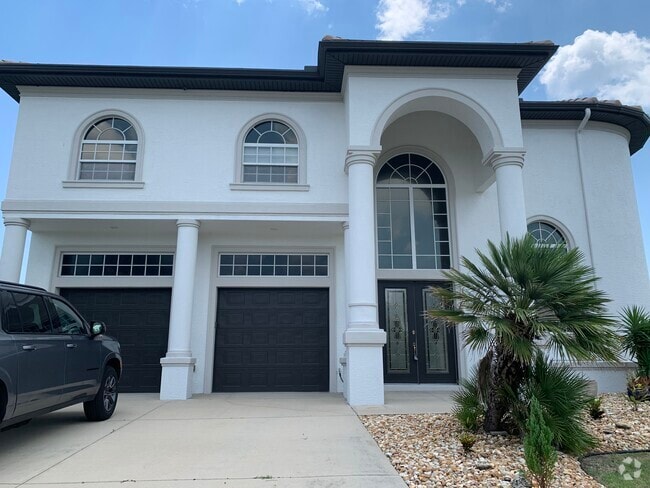 Building Photo - 17 Mahoe Dr S Rental