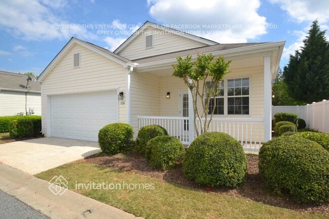 Building Photo - 230 W Oaks Pl