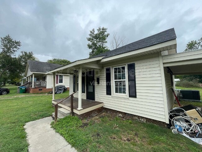Photo - 207 N Meriah St