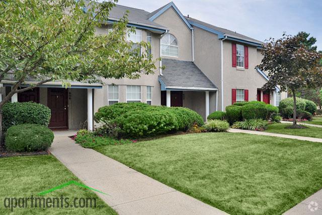 Royal Oaks & East Gardens - Royal Oaks and East Garden