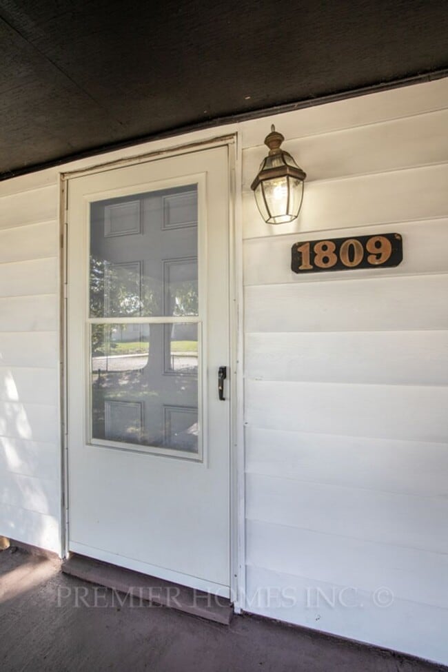 Photo - Charming 3-Bedroom Home with Large Fenced ...