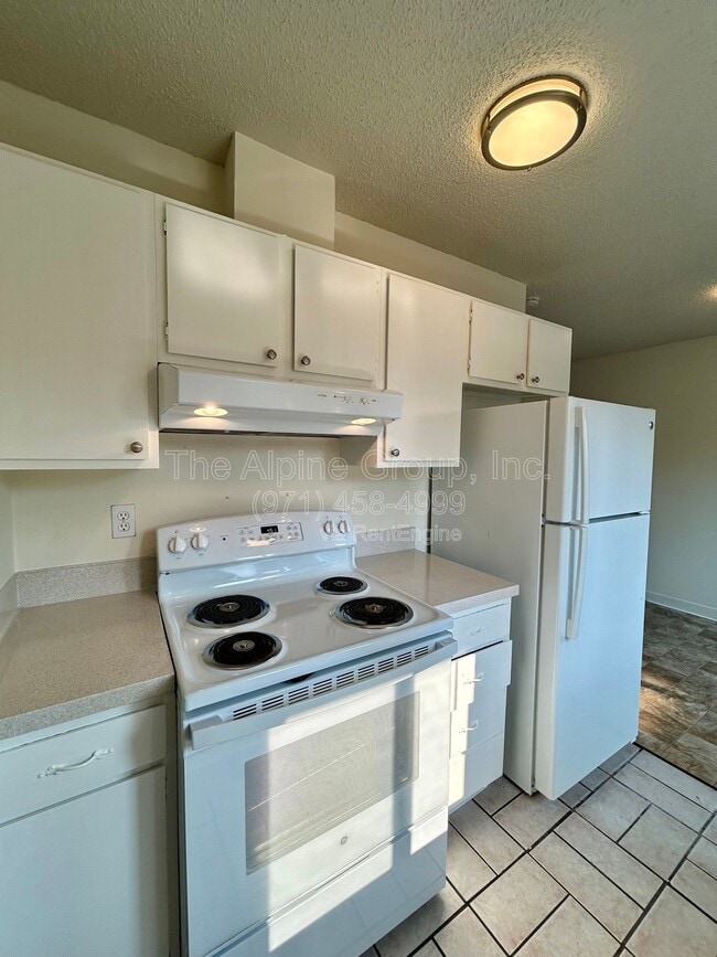 Photo - 6041 SW Valley Ave