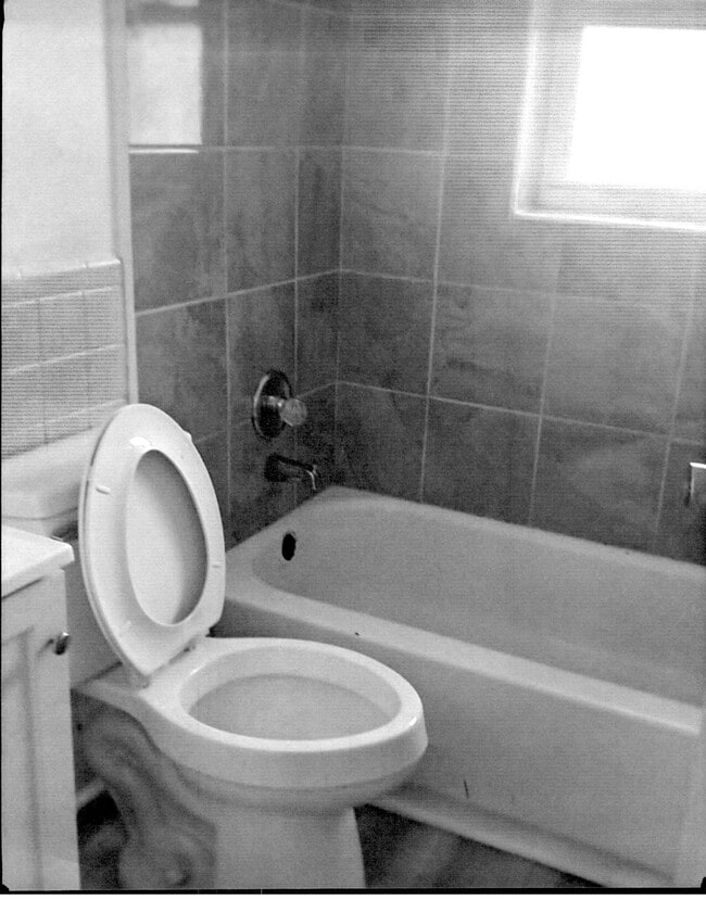 Photo - 1331 Chardon Ct Unit c