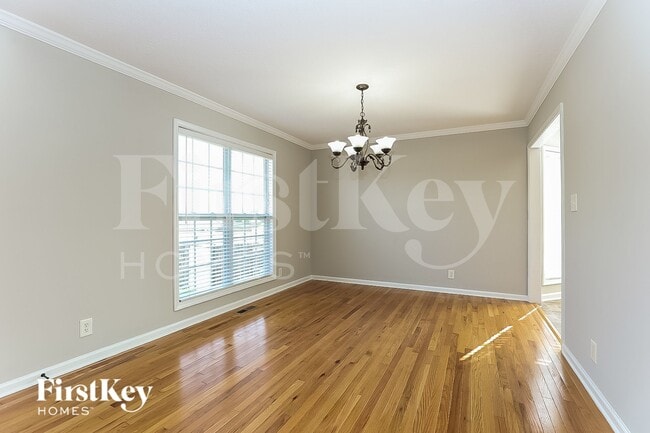 Photo - 993 Glenhurst Way