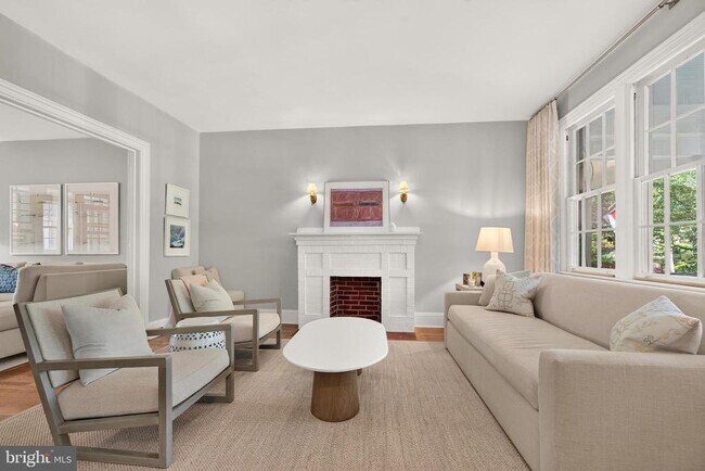 Photo - 3822 Beecher St NW