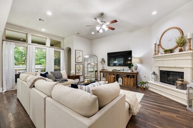 Photo - 19 Cohasset Pl