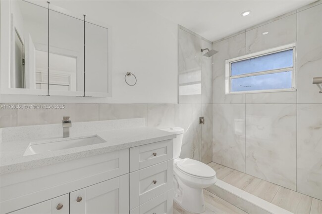 Photo - 1619-1621 NW 8th Ave Apartment Unit 1619