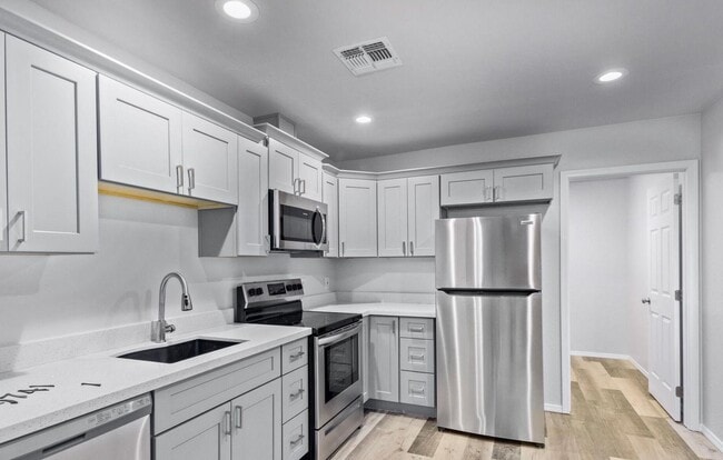 Photo - 6417 S 10th St Unit Apt 1