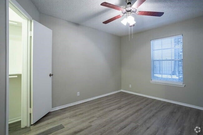 Building Photo - 6505 Westheimer Rd Unit 360