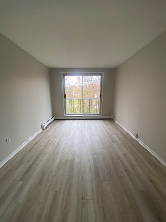 Building Photo - 11 Garshan Rd Unit 224