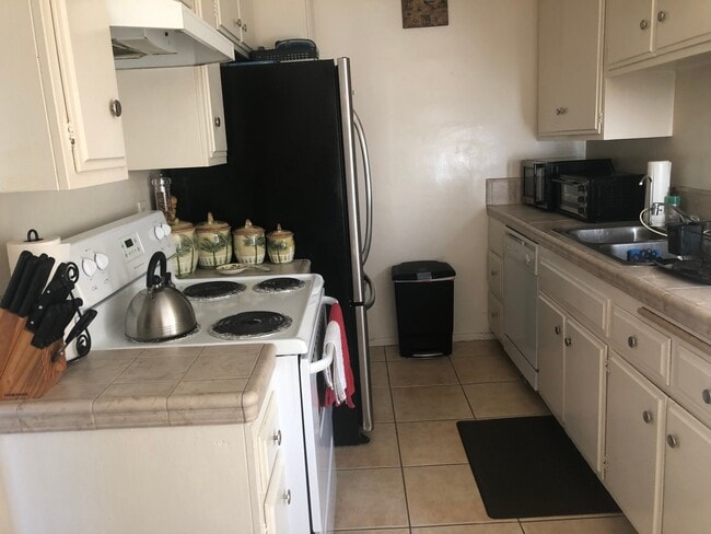10930 Palms Blvd