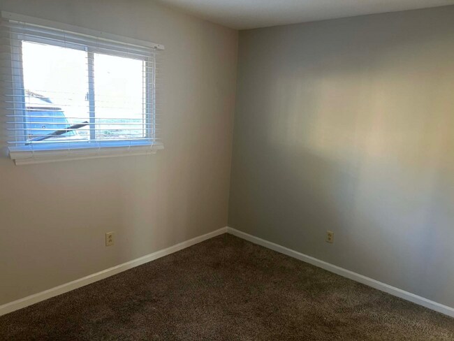 Photo - 1326 N Frye Ave Unit B