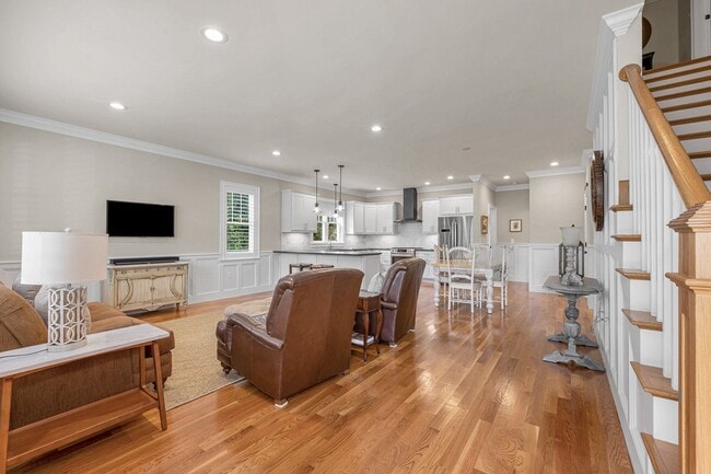 15 Williamson Ave
