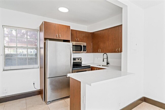 Photo - 541 NE 62nd St Unit 10