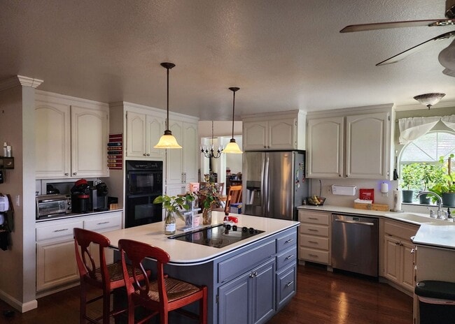 Photo - 848 Granada Ln