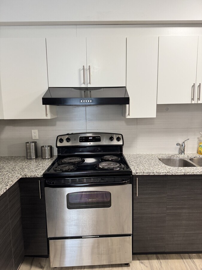 Photo - 258A-258A Sunview St