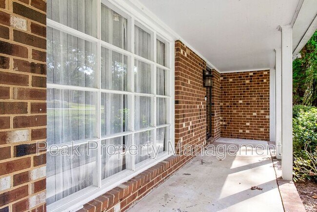 Photo - 2353 Shoreham Dr