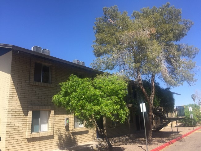 Photo - Mountain Springs Apartments