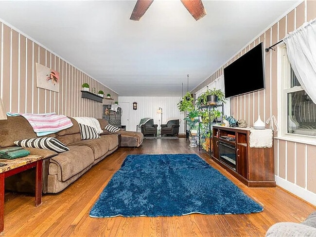 Photo - 2800 Loch Dr