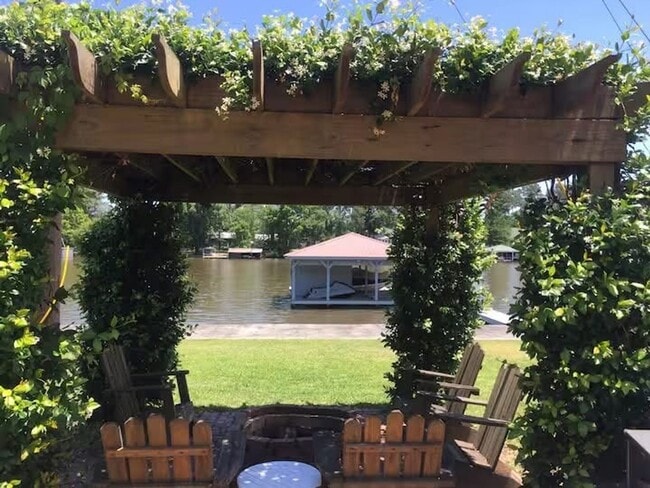 Photo - 1052 Flournoy Rd