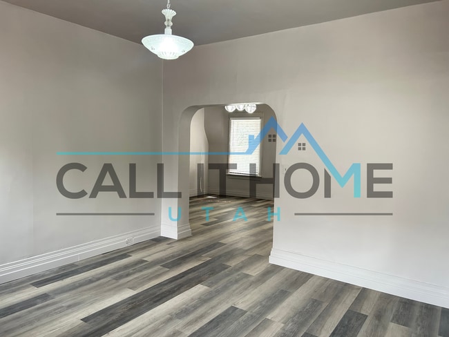 Building Photo - 935 S 700 E Unit Main