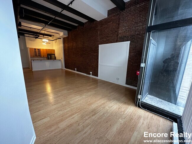 Building Photo - 254 Friend St Unit 7