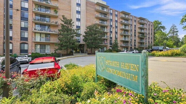 Building Photo - 801 Yale Ave Unit 104