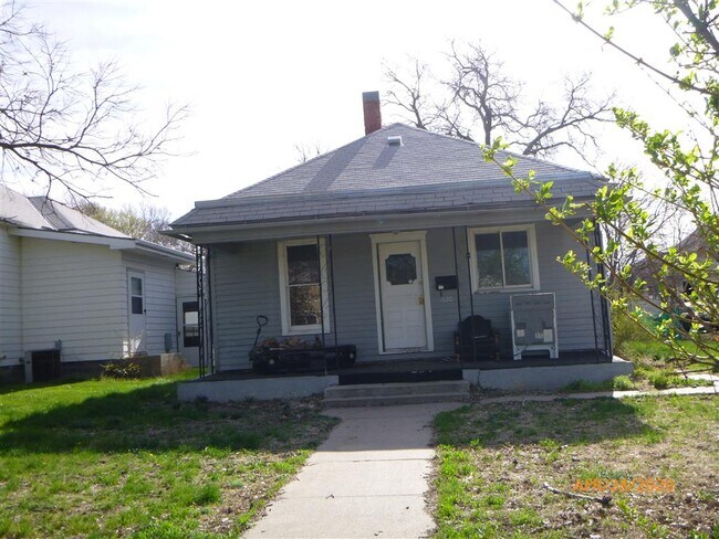 Photo - 620 Tilden St