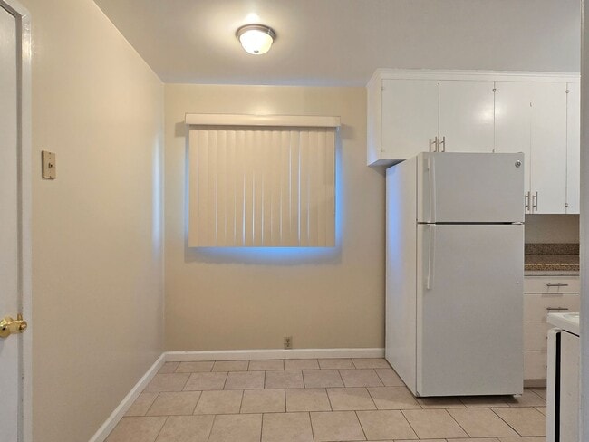 Photo - 1235 Heatherstone Way