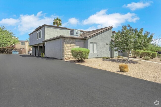 Building Photo - 1520 Hialeah Dr Rental