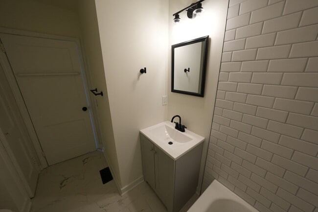Photo - 2632 Patria St