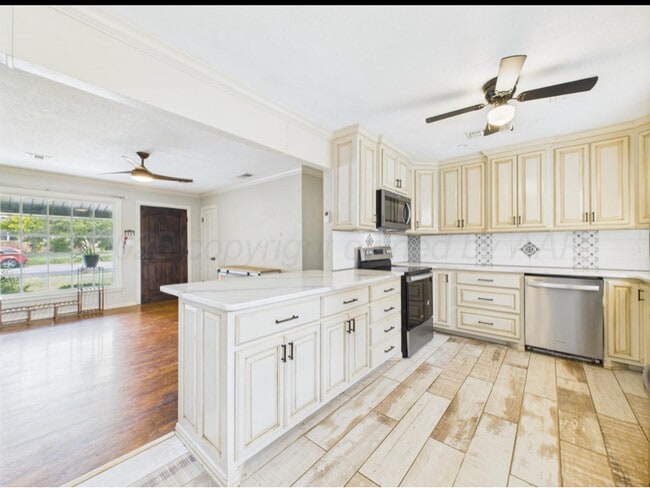 Photo - 1819 N Beech Ln