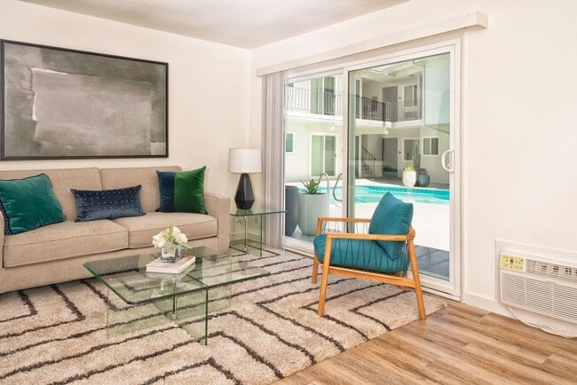 Mid-century LA style in Sherman Oaks!