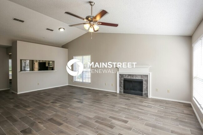 Photo - 3 Bedroom Pet-Friendly Home in Watauga, TX with Main Street Renewal