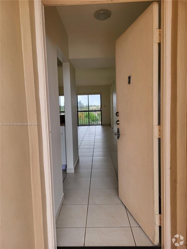 Building Photo - 10155 NW 9th St Cir Unit 4-505 Rental