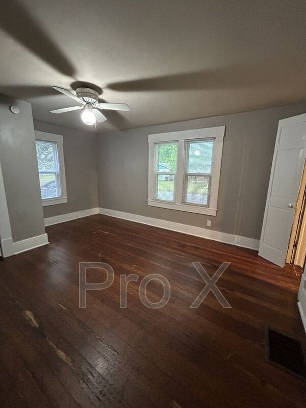 Photo - 711 N Grand St