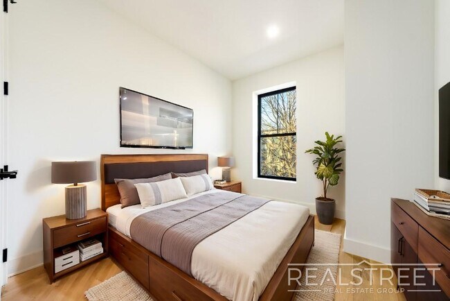 Photo - Decatur St Unidad 2