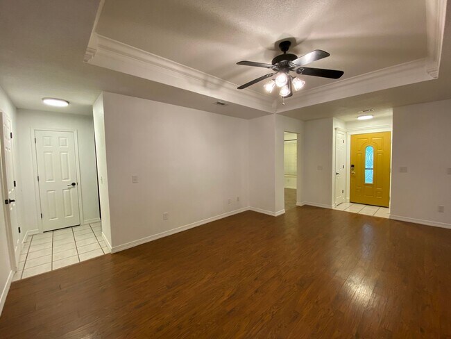 Photo - ** $150.00 OFF OF FIRST MONTHS RENT*** Cha...