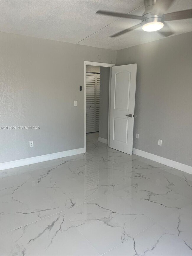 Photo - 5909 SW 36th Ct Unidad 14