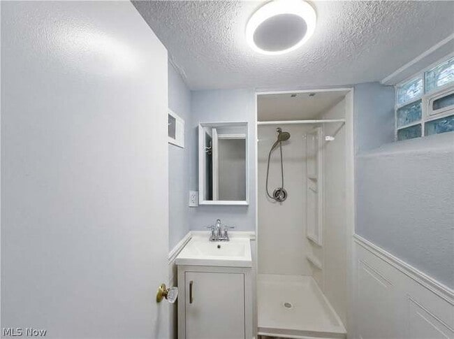 Photo - 18715 Libby Rd