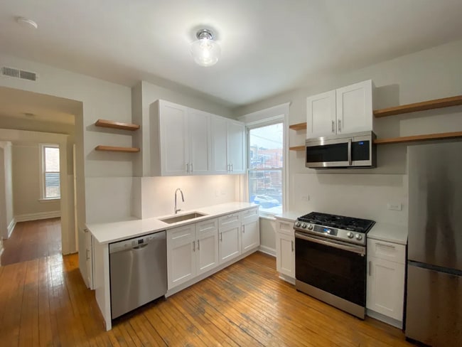 Photo - 1030 N Winchester Ave Unidad 1R