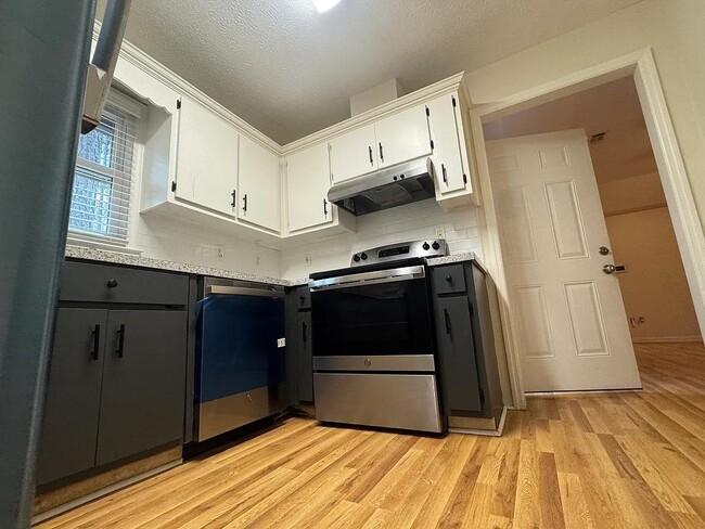 Photo - 1088 Pierce Rd