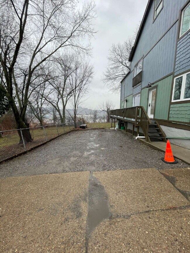 Photo - 107 Shoup St