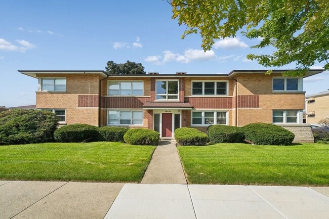 Building Photo - 10350 Canterbury St Unit 1E