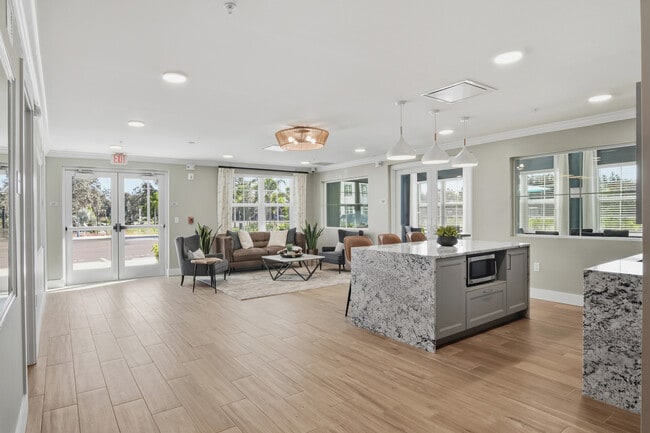 Lake Bluetail Apartments