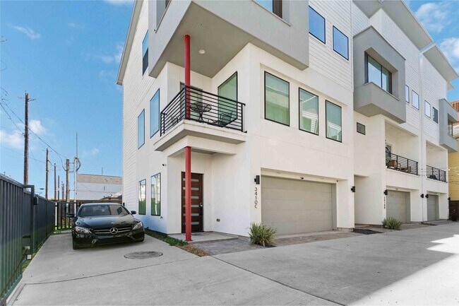 Photo - 3410 Baer St