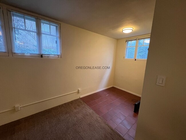 510 1/2 E 12th ave Apt A
