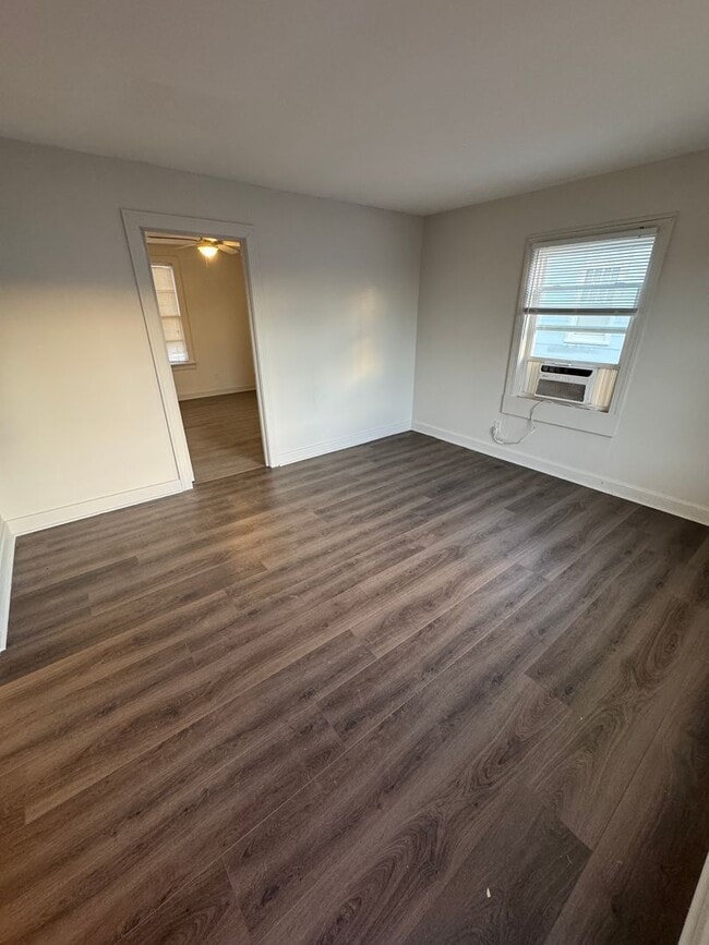 102 Thomas Ave SE